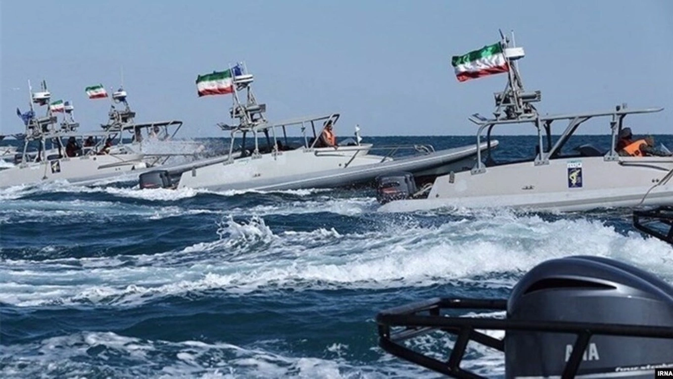 Xuồng cao tốc Iran - thành phần chủ chốt trong "hạm đội muỗi" (Ảnh: PressTV).