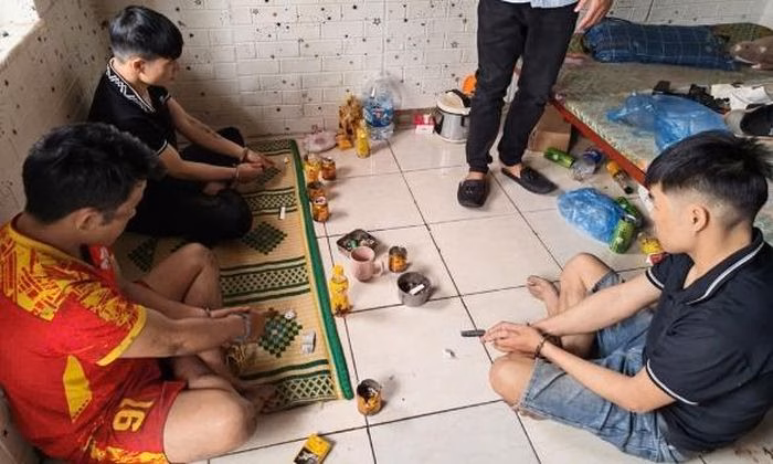 Hiện trường vụ việc được lực lượng chức năng phong tỏa để thu thập chứng cứ.