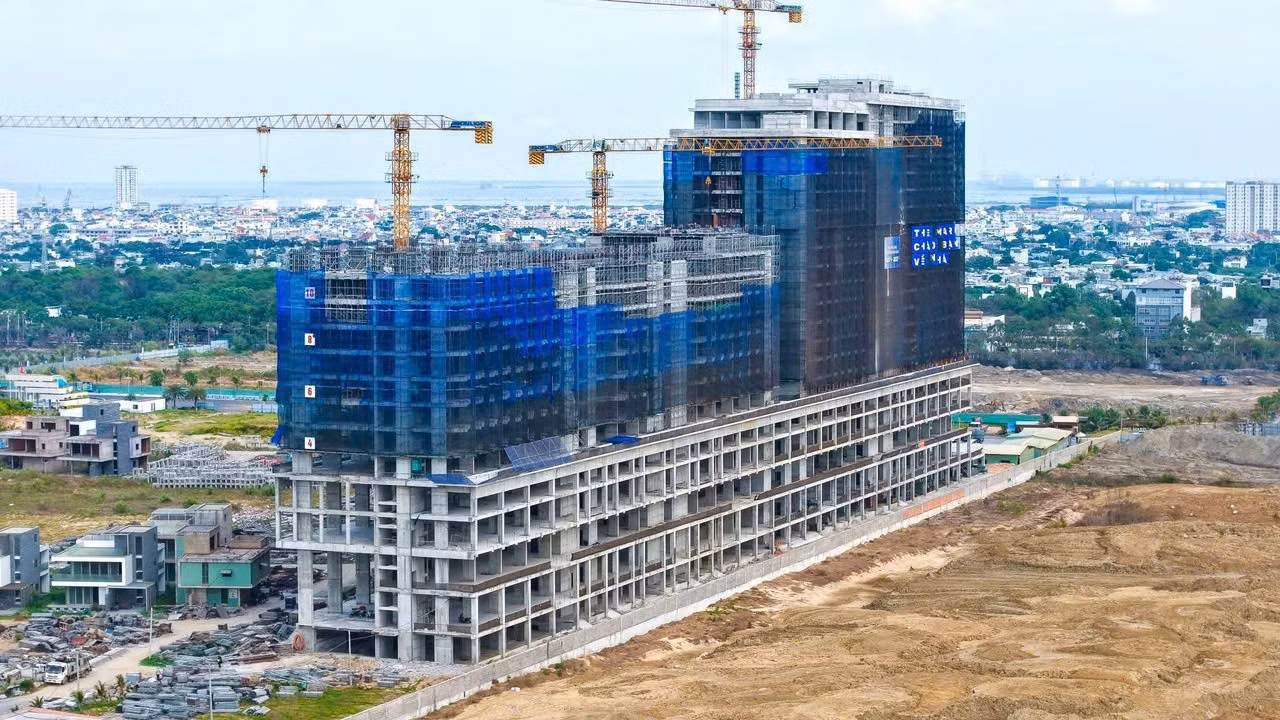 Sự thiếu thống nhất trong khái niệm "chung cư hỗn hợp" đang là rào cản lớn cho các chủ đầu tư bất động sản.